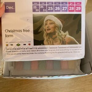 Taylor Swift- Playable mini piano desk calendar